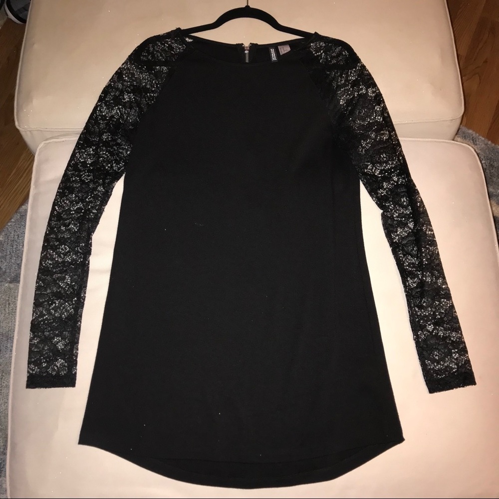 Laced sleeve dress